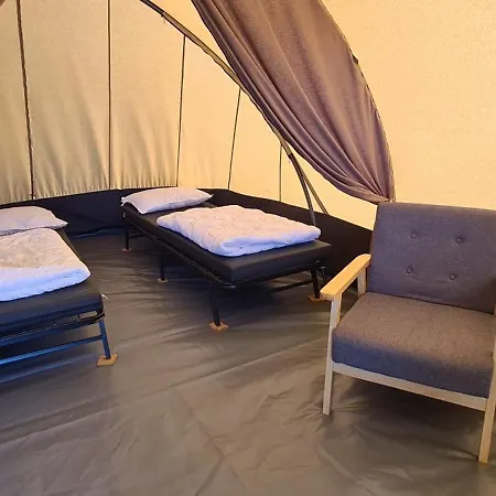 キャンプ場 Strandcamping Corfwater - Safaritenten En Safarilodges